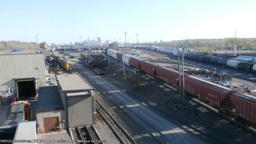 BNSF 404470, IAIS 709 & RDG 2100